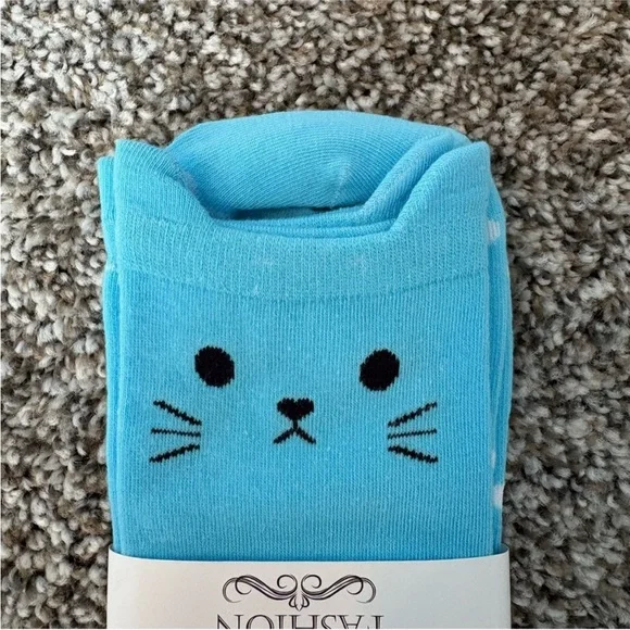 Cute Blue Cat Face Socks - Picture 3 of 3